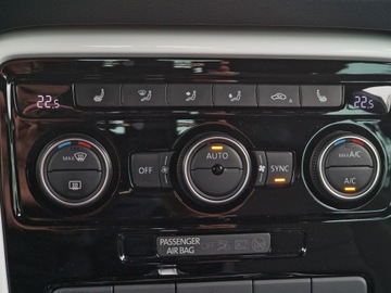 Volkswagen Beetle Hatchback 3d FL 2.0 TSI BMT 220KM 2017 Volkswagen Beetle 2.0 TSI BMT R-Line DSG 220KM/Tem, zdjęcie 27