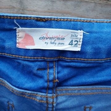 SPODNIE JEANSY Diverse JEANS 42 jasnoniebieskie dżinsy XL