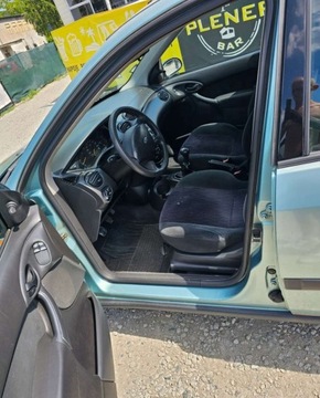 Ford Focus I Sedan 1.4 16V 75KM 2000 Ford Focus Ford Focus 1.4 Benzyna 75KM, zdjęcie 11