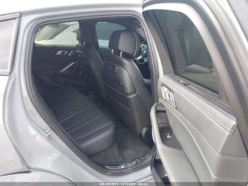 BMW X6 G06 2022 BMW X6 M50i 2022 4.4l 4.4 Benzyna 523KM, zdjęcie 12