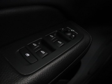 Volvo V60 II  Kombi 2.0 D4 190KM 2020 Volvo V60 2.0 D4 Automat AWD Momentum Pro Navi, zdjęcie 35