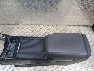 FORD KUGA II MK2 LOKETNÍ OPĚRKA EUR KŮŽE KPL.