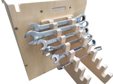 Полка для дрелей и электроинструментов.