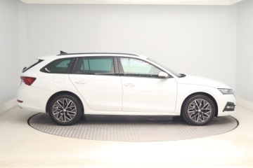 Skoda Octavia IV Scout 1.5 TSI ACT 150KM 2023 Skoda Octavia 1.5 TSI, Salon Polska, zdjęcie 5