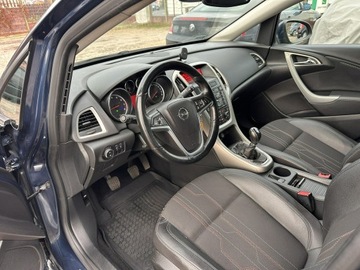 Opel Astra J Sports Tourer 1.4 Turbo ECOTEC 140KM 2012 Opel Astra Bogata wersja/Nowy rozrząd/Serwis/, zdjęcie 10