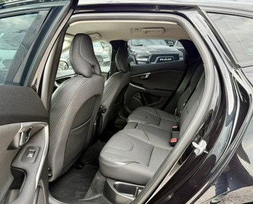 Volvo V40 II Hatchback Facelifting 2.0 D3 150KM 2019 Volvo V40 Cross Country D3,Navi,Serwis,Gwarancja, zdjęcie 9