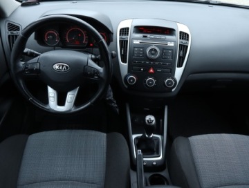 Kia Ceed I Hatchback 1.4 109KM 2009 Kia Ceed 1.4 CVVT, Klima, Tempomat, Parktronic, zdjęcie 6