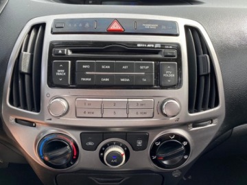 Hyundai i20 I Hatchback 5d Facelifting 1.1 CRDi 75KM 2013 Hyundai i20 KLIMATYZACJA CENTRALNY ZAMEK EL.SZYBY KOMPUTER SERWISOWANY GWA, zdjęcie 10