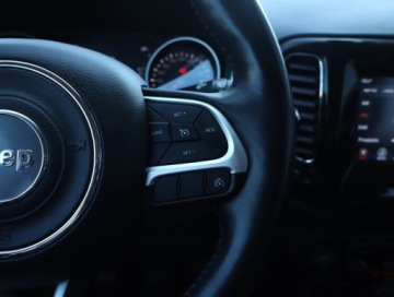 Jeep Compass II SUV 1.4 MultiAir 140KM 2018 Jeep Compass 1.4 MultiAir, Salon Polska, Skóra, zdjęcie 18