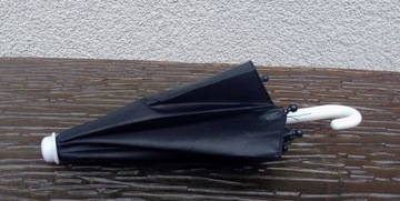 КУКЛА СРЕДА АДДАМС ЗОНТ + КУЛОН НА РУКУ ПОВИЖНЫЕ ГЛАЗА из Польши