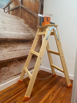 деревянная лестница с копытами