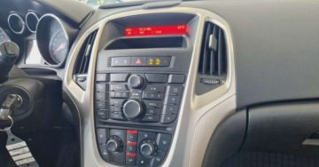 Opel Astra J Hatchback 5d 1.6 Twinport ECOTEC 115KM 2009 Opel Astra 5d 1.6 Twinport ECOTEC 115KM 1.6 Benzyna 116KM, zdjęcie 5