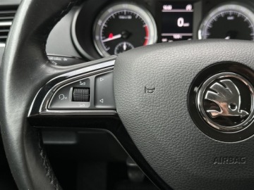 Skoda Octavia III Liftback Facelifting 1.5 TSI ACT 150KM 2019 Skoda Octavia 1.5TSI 150KM Style l Kamera, Salon P, zdjęcie 19