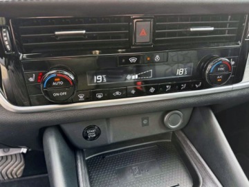 Nissan Qashqai III Crossover Facelifting 1.3 DIG-T MHEV 158KM 2025 Od ręki - Tekna Xtronic 1.3 DIG-T mHEV 158KM / Pakiet BOSE, zdjęcie 7