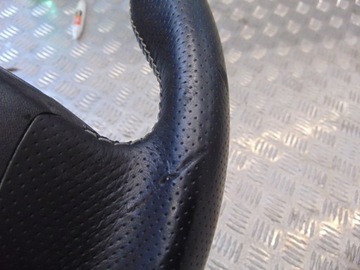 VOLVO V40 II R DESIGN KIEROWNICA MULTIFUNKCJA 12-