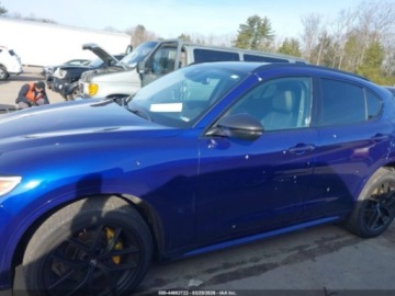 Alfa Romeo Stelvio SUV Facelifting 2.0 Turbo 280KM 2022 Alfa Romeo Stelvio 2022 r., 2,0L TI AWD 2.0 Benzyna 280KM, zdjęcie 9