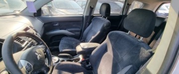 Mitsubishi Outlander II 2011 Mitsubishi Outlander 2011r, 2.4 LPG. AUTOMAT. Przetarty lewy bok. Jezdzi., zdjęcie 6