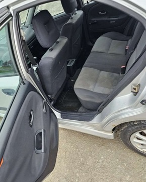 Mitsubishi Carisma Sedan 1.9 DID 102KM 2002 Mitsubishi Carisma Mitsubishi Carisma 1.9 Diesel 102KM, zdjęcie 9