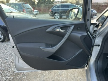 Opel Astra J Sedan 1.6 CDTI ecoFLEX 110KM 2015 Opel Astra Nawigacja/ Zamiana/ Kredyt, zdjęcie 9