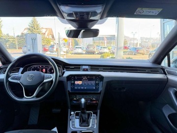 Volkswagen Passat B8 Variant Facelifting 2.0 TDI SCR 200KM 2022 Volkswagen Passat 2.0TDI 200KM Elegance DSGKameraMATRIXACCNiski PrzebiegAS, zdjęcie 14