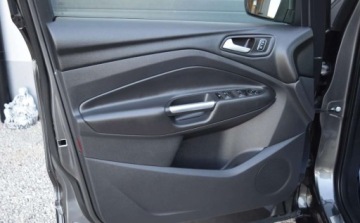 Ford Kuga II SUV Facelifting 2.0 TDCi 180KM 2017 Ford Kuga 2.0 TDCI 180P AWD ST-Line PowerShif Fuul Ledy Kamera Lopatki, zdjęcie 17