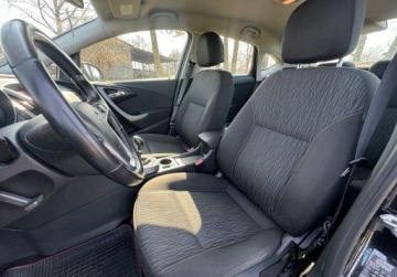 Opel Astra J GTC 1.4 Turbo ECOTEC 140KM 2013 Opel Astra Niski przebieg, zadbany, 1.4 turbo 140 koni 1.4 Benzyna 140KM, zdjęcie 16