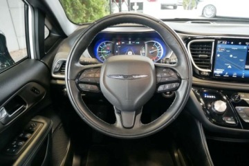 Chrysler Pacifica II 3.6 V6 Hybrid 264KM 2022 Chrysler Pacifica 3.6LHybrydaWersjaS, FamilyCam Wentyl Cam360 RadarPanoram, zdjęcie 18
