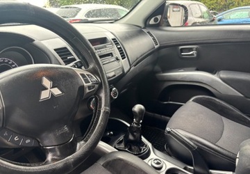 Mitsubishi Outlander II 2.0 DID DOHC 140KM 2009 Mitsubishi Outlander 4x4 7 osobowy 2.0 Diesel 140KM, zdjęcie 8