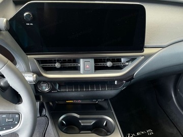 Lexus UX Crossover Facelifting 2.0 300h 199KM 2025 Od ręki - 300h F Sport 2.0 Hybrid Dynamic Force 199KM | Podgrzewane fotele!, zdjęcie 8