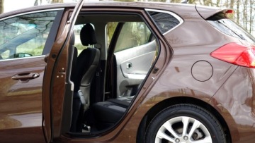 Kia Ceed II Hatchback 5d Facelifting 1.6 GDI 135KM 2015 ..Ceed .. Serwisowany .. Grzana Kierownica i Fotele .. Czujniki parkowania, zdjęcie 9