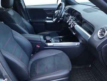 Mercedes GLB SUV 2.0 220d 190KM 2022 Mercedes GLB GLB 220 d 4MATIC, Salon Polska, zdjęcie 8