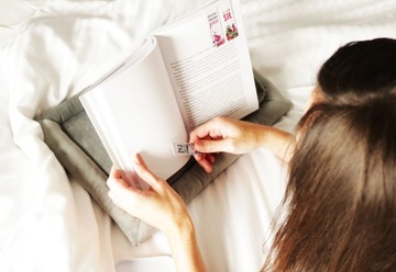 Подставка для книги под читальным столом
