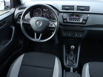 Skoda Fabia III Hatchback 1.2 TSI 110KM 2015 Skoda Fabia 1.2 TSI, Salon Polska, DSG, Klima, zdjęcie 6