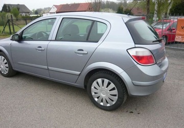 Opel Astra H Hatchback 5d 1.6 Twinport ECOTEC 105KM 2005 Opel Astra 1.6 Ecotec , AUTOMAT , Twinport , stan BDB, zdjęcie 4