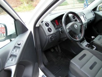 Volkswagen Tiguan I SUV 2.0 TDI CR DPF 140KM 2008 Volkswagen Tiguan Webasto 4x4 Nawigacja Bi-Xenon Klimatronik 2.0 Diesel, zdjęcie 28