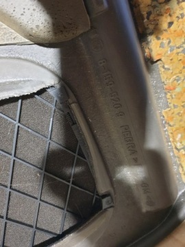 BMW E39 POLIČKA ZADNÍ BÉŽOVÁ REPRODUKTORY SEDAN 8 159 520