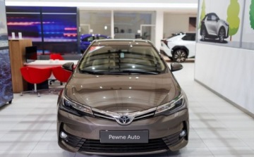 Toyota Corolla XI Sedan 1.6 Valvematic 132KM 2016 Toyota Corolla 1.6 132 KM Premium Style Tech EU6 1.6 Benzyna 132KM, zdjęcie 1