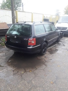 Volkswagen Passat B5 Sedan 2.5 TDI 150KM 2002 Volkswagen Passat 2,5 V6 B5 110kW nie sprawny na części z 2002