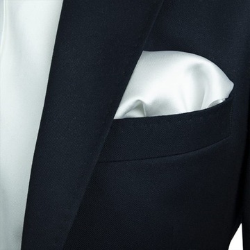 Poszetka jedwabna biała obszyta ręcznie EM 13