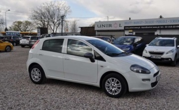 Fiat Punto Punto 2012 Hatchback 3d 1.2 69KM 2016 Fiat Punto Klimatyzacja Elektryczne Szyby 1.2 Benzyna 69KM, zdjęcie 4