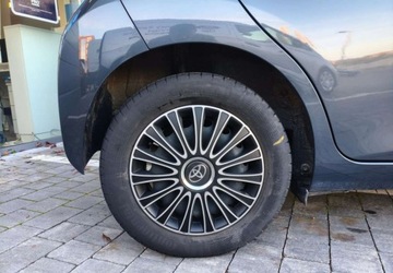 Toyota Aygo II Hatchback 3d Facelifting 1.0 VVT-i 72KM 2019 Toyota Aygo Toyota Aygo 1.0 VVT-i Black Edition Benzyna 72KM, zdjęcie 33