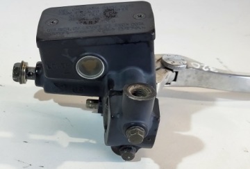 Главный тормозной цилиндр переднего тормоза 5960020C20000 Suzuki Bandit GSF 600 1200 01-06 SV 650