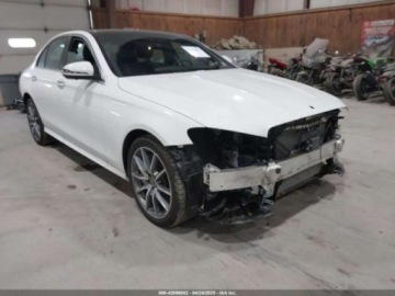 Mercedes Klasa E W214 2023 Mercedes-Benz Klasa E 350 4Matic 2023 2.0l 2.0 Benzyna 255KM, zdjęcie 8