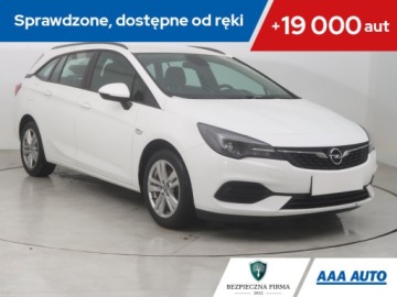 Opel Astra K Sportstourer Facelifting 1.2 Turbo 110KM 2021 Opel Astra 1.2 Turbo, Klima, Tempomat, Parktronic