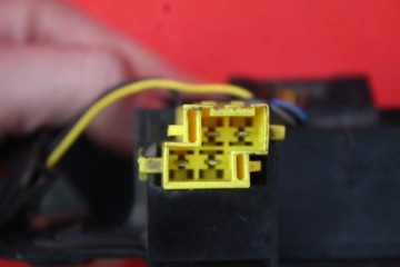 ЗАМОК ЗАДНЕЙ ДВЕРИ 09180104 OPEL VECTRA C HB 02R