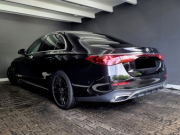 Mercedes Klasa E W214 Sedan 2.0 220d 197KM 2025 E Klasa 220 d 4-Matic AMG 2.0 (197KM) 2025, zdjęcie 3