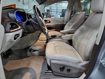 Chrysler Pacifica II 2021 Chrysler Pacifica Touring L 2021 3.6l 3.6 Benzyna 287KM, zdjęcie 7