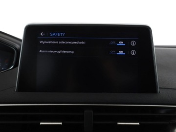 Peugeot 3008 II Crossover 1.5 BlueHDI 130KM 2019 Peugeot 3008 1.5 HDi Automat Business Klimatyzacja, zdjęcie 27