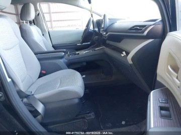 Toyota Sienna III 2022 Toyota Sienna LE 2022 2.5l 2.5 Hybryda 189KM, zdjęcie 9