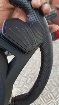 OCTAVIA IV KIEROWNICA SKÓRZANA PERFOROWANA RS VRS